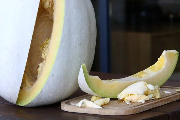 Une Grande Citrouille Blanche Grandi Dans Parc Ville Légumes Fruits — Photo