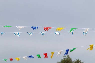 İsrail Devleti 'nin beyaz-mavi bayrağı ve altı köşeli Davut Yıldızı 