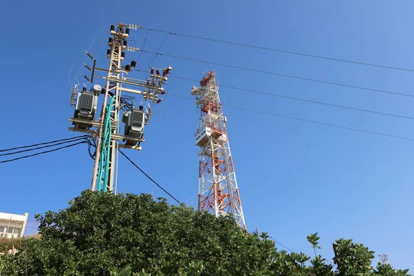 Линии Электропередач Высокого Напряжения Через Поля Горы Израиле — стоковое фото