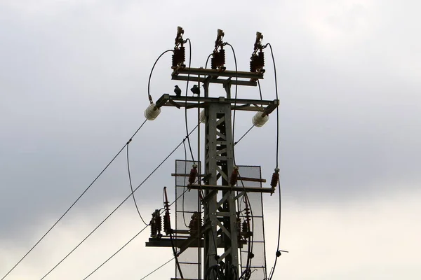 Líneas Eléctricas Alto Voltaje Través Campos Montañas Israel —  Fotos de Stock