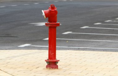 Yüksek basınçlı su metali yangın musluğu. Tel Aviv İsrail. 