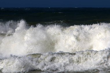 İsrail 'in kuzeyinde Akdeniz' de şiddetli fırtına, rüzgar ve sağanak yağış 