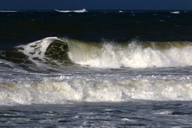İsrail 'in kuzeyinde Akdeniz' de şiddetli fırtına, rüzgar ve sağanak yağış 