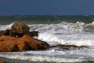 İsrail 'in kuzeyinde Akdeniz' de şiddetli fırtına, rüzgar ve sağanak yağış 