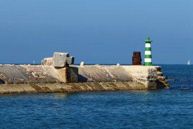 İsrail 'de Akdeniz' deki eski deniz feneri 