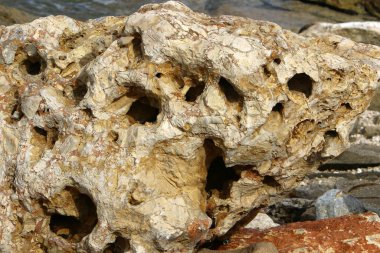 Kuzey İsrail 'deki dağlarda dağ kayaları ve büyük taşlar. 