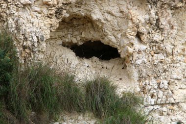Kuzey İsrail 'deki dağlarda dağ kayaları ve büyük taşlar. 