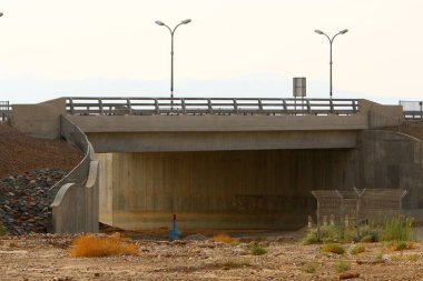 İsrail 'de bir köprünün parçaları. 