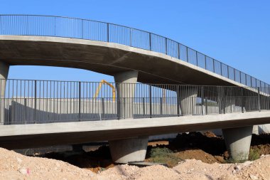 İsrail 'de bir köprünün parçaları. 