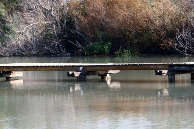 İsrail 'de bir köprünün parçaları. 
