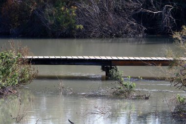 İsrail 'de bir köprünün parçaları. 