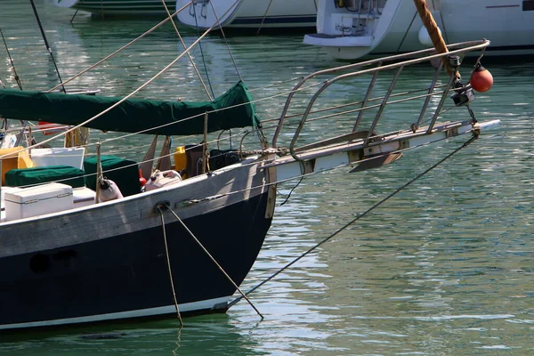 Cais Para Atracar Barcos Nas Margens Mar Mediterrâneo Porto Tel — Fotografia de Stock