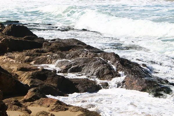 Altos Penhascos Nas Margens Mar Mediterrâneo Mar Rochoso — Fotografia de Stock