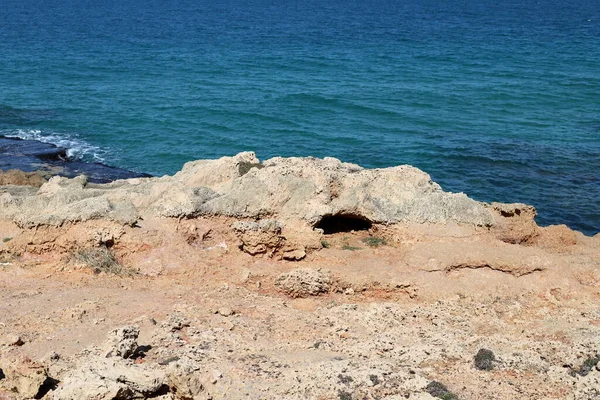 Wysokie Klify Wybrzeżach Morza Śródziemnego Wybrzeże Skaliste — Zdjęcie stockowe