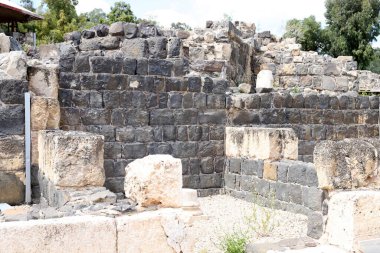 İsrail 'in kuzeyindeki Ürdün Vadisi' ndeki Beit She 'an antik kentinin kalıntıları. Antik çağlarda, şehir güçlü bir deprem tarafından tahrip edildi., 