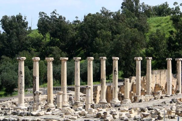 이스라엘 골짜기에 베이트 고대에 도시는 지진으로 멸망되었다 — 스톡 사진