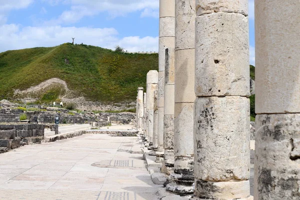 이스라엘 골짜기에 베이트 고대에 도시는 지진으로 멸망되었다 — 스톡 사진