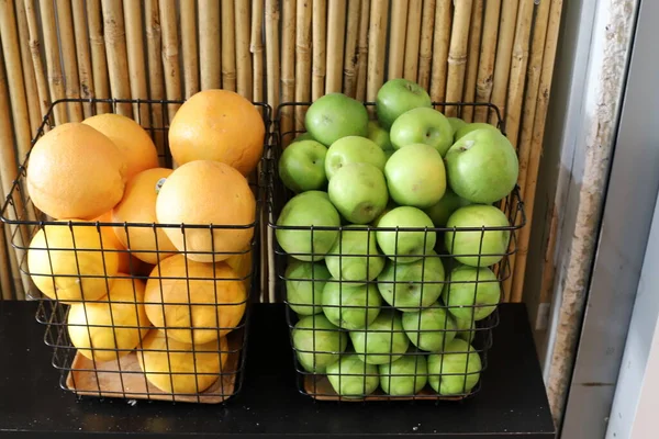 Kuzey Srail Deki Akko Şehrindeki Bir Bakkalda Taze Sebze Meyveler — Stok fotoğraf