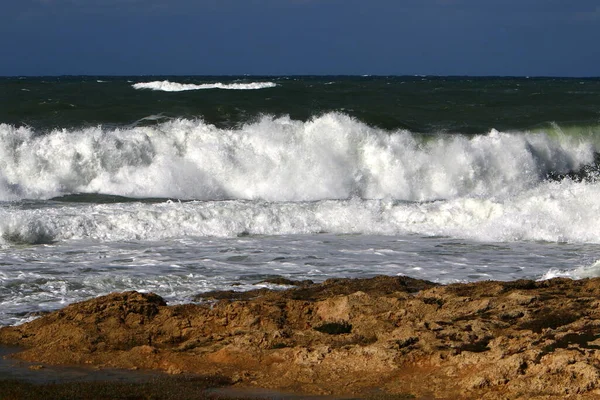 Costa Mar Mediterrâneo Norte Israel Verão Quente Dia Ensolarado — Fotografia de Stock