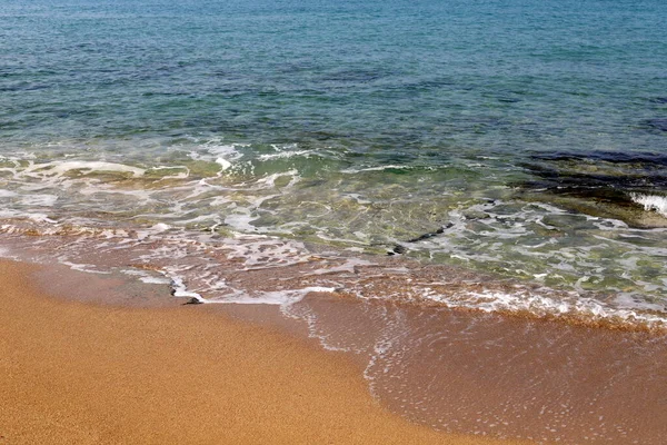 Spiaggia Sabbia Sulle Rive Del Mar Mediterraneo Israele Calda Giornata — Foto Stock