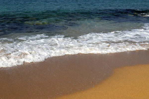 Spiaggia Sabbia Sulle Rive Del Mar Mediterraneo Israele Calda Giornata — Foto Stock