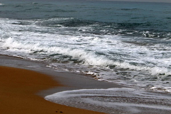 Піщаний Пляж Березі Середземного Моря Ізраїлі Гарячий Літній День Півночі — стокове фото