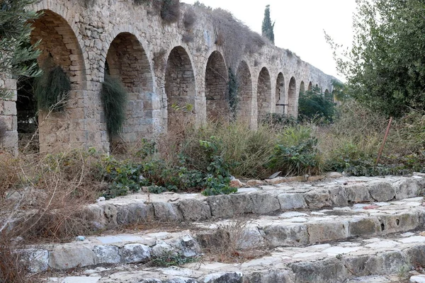 以色列加利利西部Akko的一条有200年历史的古老水管道 从Qabri泉水中供水 — 图库照片