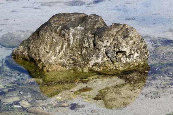 Große Steine Liegen Den Ufern Des Mittelmeeres Nordisrael — Stockfoto