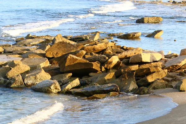 Grandes Piedras Encuentran Las Orillas Del Mar Mediterráneo Norte Israel —  Fotos de Stock