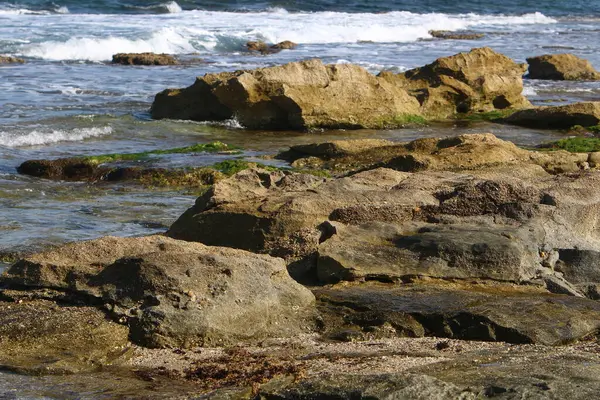 Grandes Piedras Encuentran Las Orillas Del Mar Mediterráneo Norte Israel — Foto de Stock