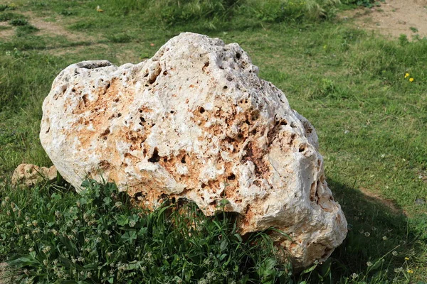 Pedras Encontram Parque Cidade Mar Mediterrâneo Norte Israel — Fotografia de Stock