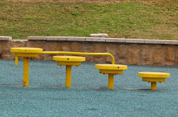 Sportuitrusting Uitrusting Een Stadspark Aan Oevers Van Middellandse Zee Noord — Stockfoto