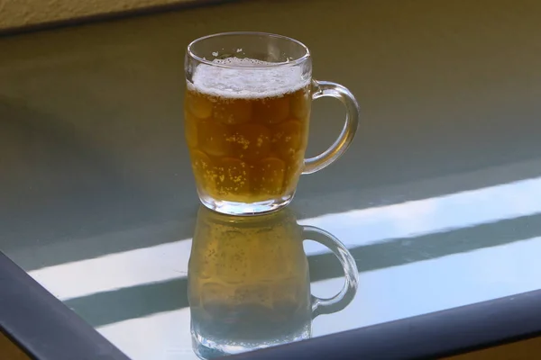 Bicchiere Birra Leggera Sul Tavolo Pub Birra — Foto Stock