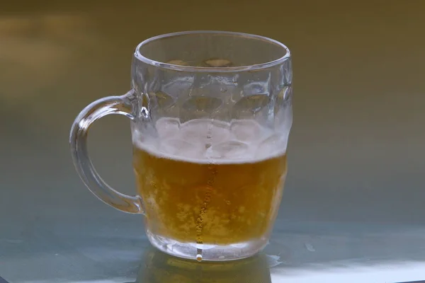 Bicchiere Birra Leggera Sul Tavolo Pub Birra — Foto Stock