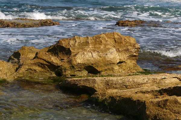 Riesige Felsen Und Steine Den Ufern Des Mittelmeeres Norden Israels — Stockfoto