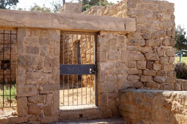 Kuzey İsrail 'deki Akdeniz' deki Achziv Milli Parkı 'ndaki antik bir şehrin kalıntıları. 