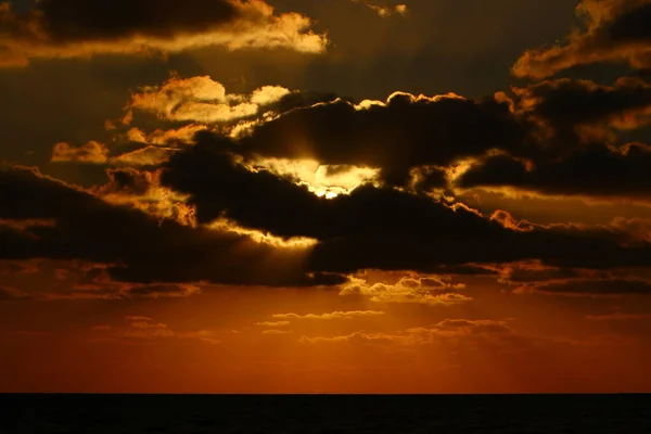 日落时分 以色列北部地中海上空的天空 — 图库照片