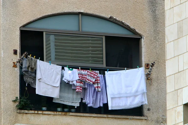 Washed Clothes Dried Clothesline Apartment Window Traditional Way Drying Clothes — Stock Photo, Image