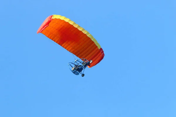 在以色列北部的地中海上空滑行 — 图库照片