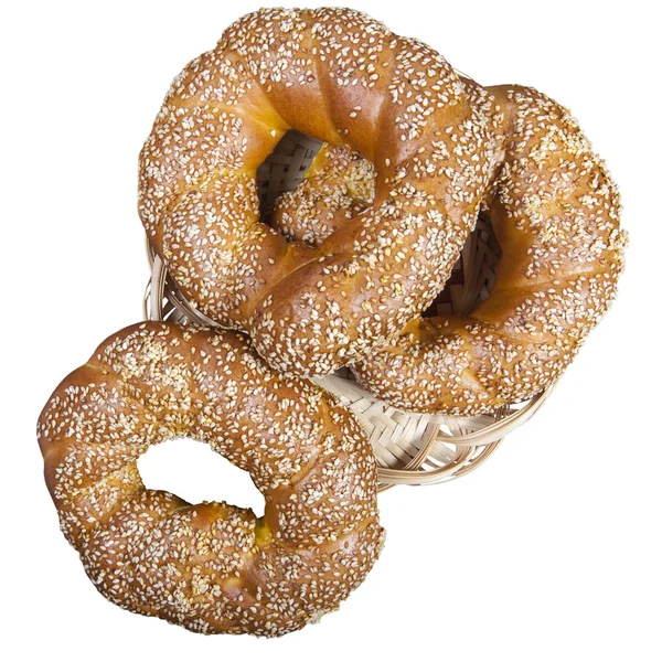 Bir kesme tahtası üzerinde dilimlenmiş ekmek