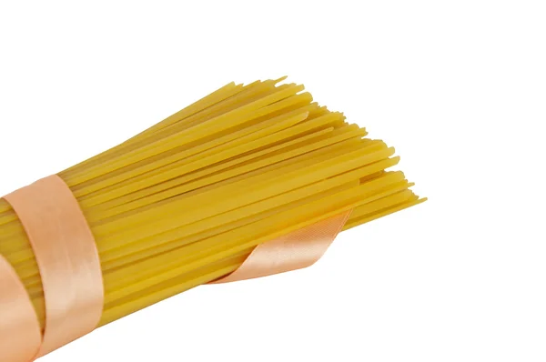 Bir şerit izole arka plan üzerinde ile bağlı spagetti