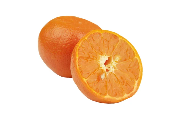 Portakal mandarin bir siyah arka plan üzerine izole