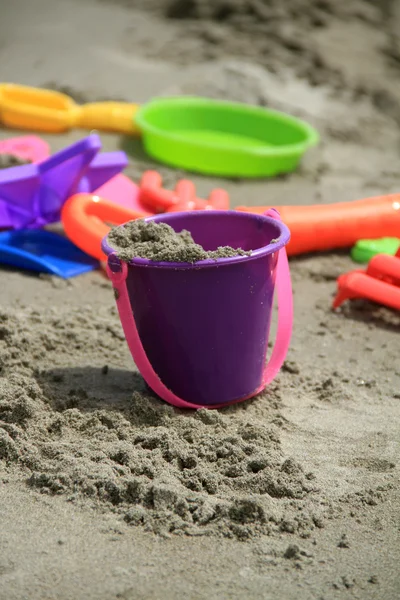 Coloridos juguetes de playa Imágenes De Stock Sin Royalties Gratis