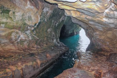 Rosh Hanikra, İsrail sınırında mağarada su