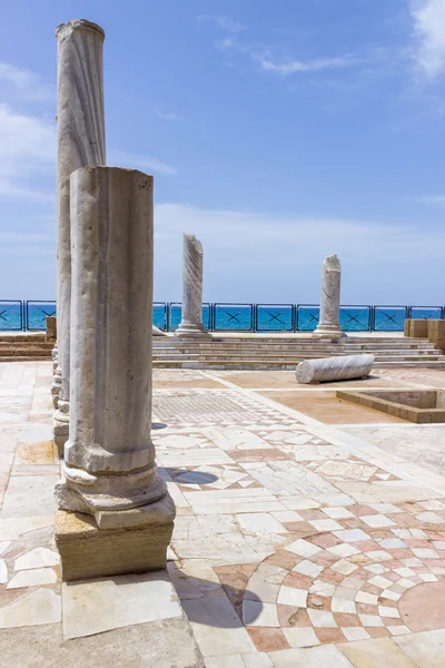 Binalar içinde harap şehrin Caesarea parçası