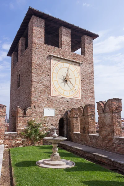 Clock tower in the Castelvecchio castle — Stock Photo, Image