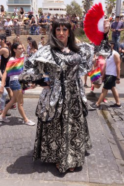  Gurur geçit töreni pozlar fotoğrafçı için üyeleri