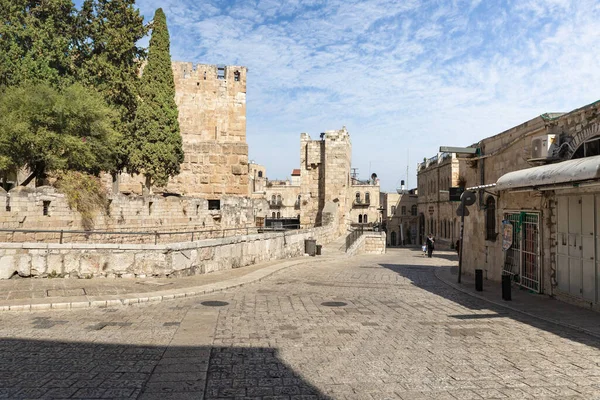 イスラエル エルサレム2020年10月24日イスラエル エルサレム旧市街のヤッファ門付近のダビデ市の塔と外壁 — ストック写真