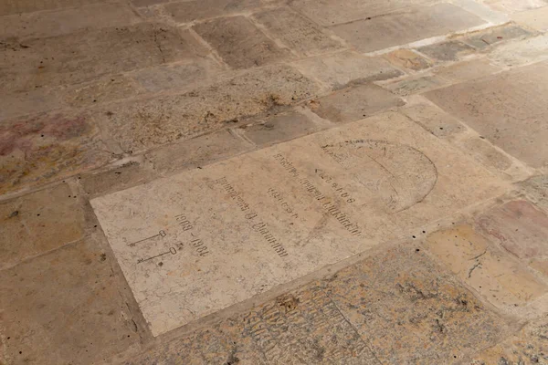 エリア内の墓石キヴァ家 イスラエルのエルサレムの旧市街のアルメニア人墓地 — ストック写真