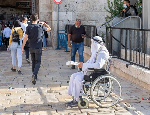 Jerusalém Israel Outubro 2020 Árabe Muçulmano Idoso Senta Perto Porta — Fotografia de Stock